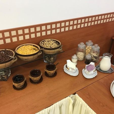 Hotel Radejov Knezdub 外观 照片