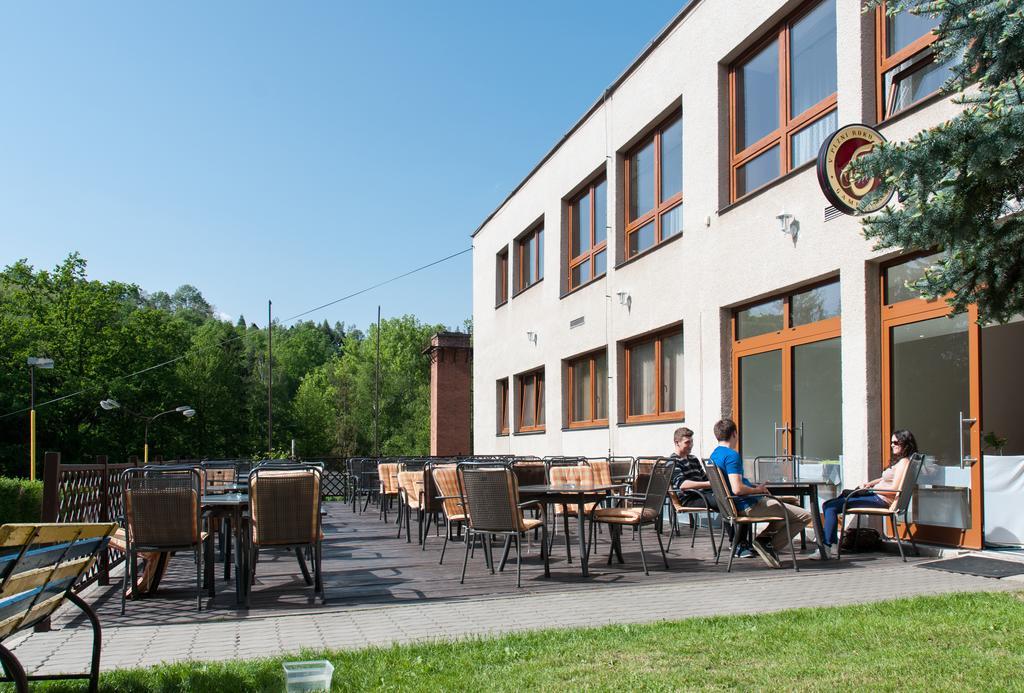 Hotel Radejov Knezdub 外观 照片