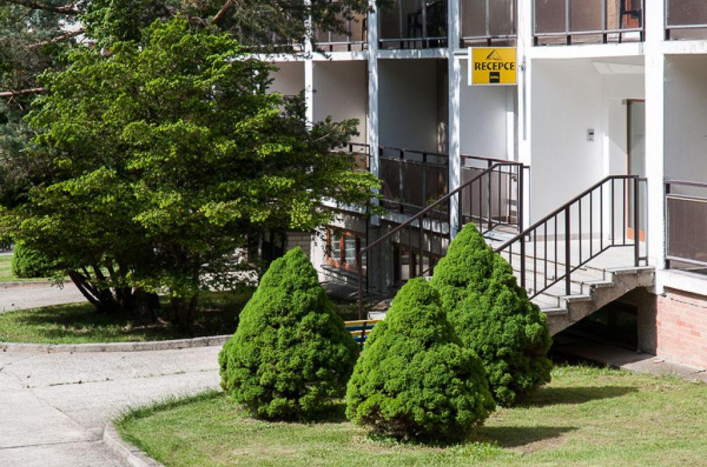 Hotel Radejov Knezdub 外观 照片